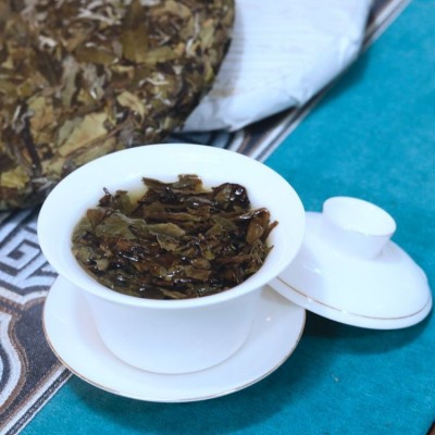 福鼎白茶礼盒装2017年白牡丹茶饼350g高山日晒老白茶枣香牡丹茶饼图4