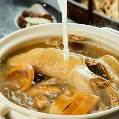 批发松茸鲜家用炒菜煲汤代替鸡精调味料饭店拌凉菜增鲜瓶装松茸鲜图2