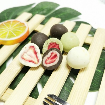 特怡诗整颗冻干草莓夹心巧克力球可可味抹茶味草莓味休闲零食60g图5