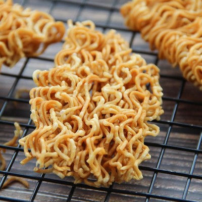 印尼进口 GEMEZ Enaak小鸡干脆面28g烤鸡风味辣味网红休闲零食品图3