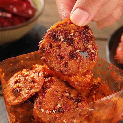 食刻不忘50克烤面筋片麻辣食品零食辣条面筋片大包烤面筋辣条批发图3