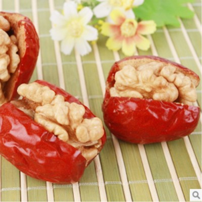 红枣夹核桃 枣仁派 枣夹核桃枣加核桃仁红枣零食厂家批发一件代发图2