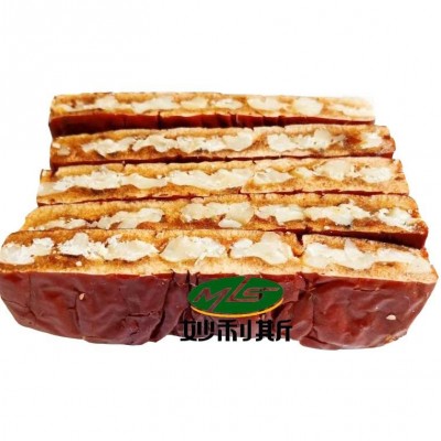 红枣夹核桃 枣仁派 枣夹核桃枣加核桃仁红枣零食厂家批发一件代发图4