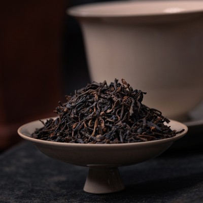 广西六堡茶浓香黑茶5年陈广西特产箩筐装槟榔香陈香熟茶送礼盒